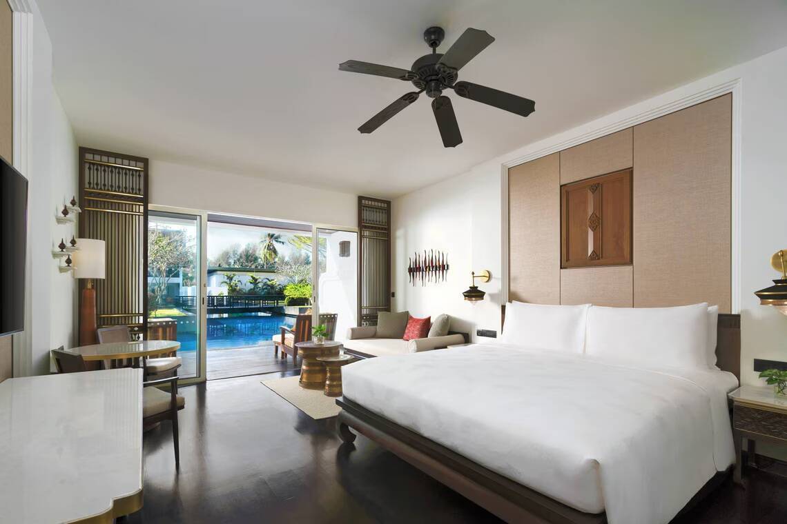 Deluxe Lagoon Pool Access King