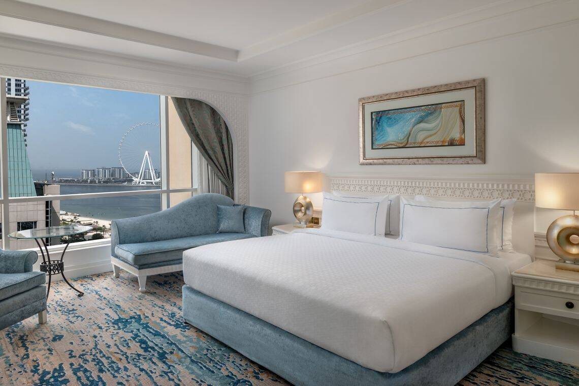 Club Partial Sea View, King Room, High Floor