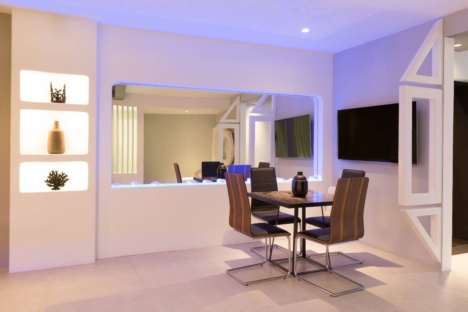 HIDEAWAY VILLA WITH INFINITY PRIVATE POOL