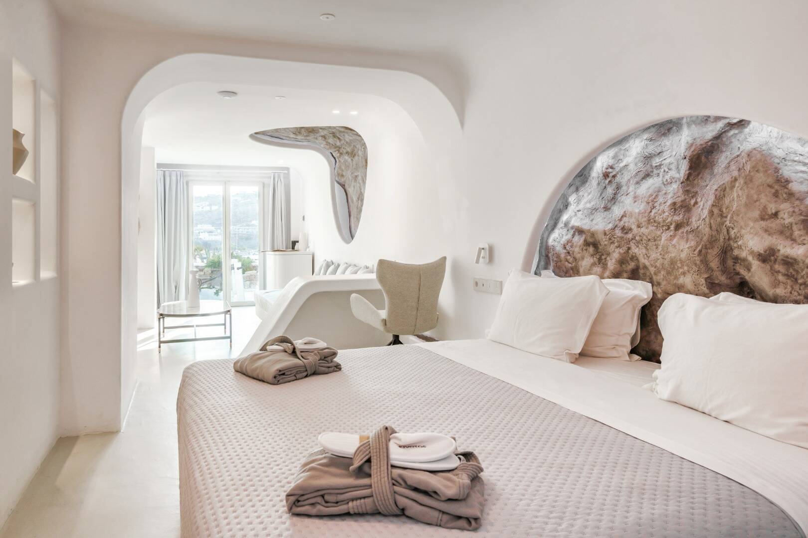 TWO BEDROOM SUITE SEA VIEW WITH POOL