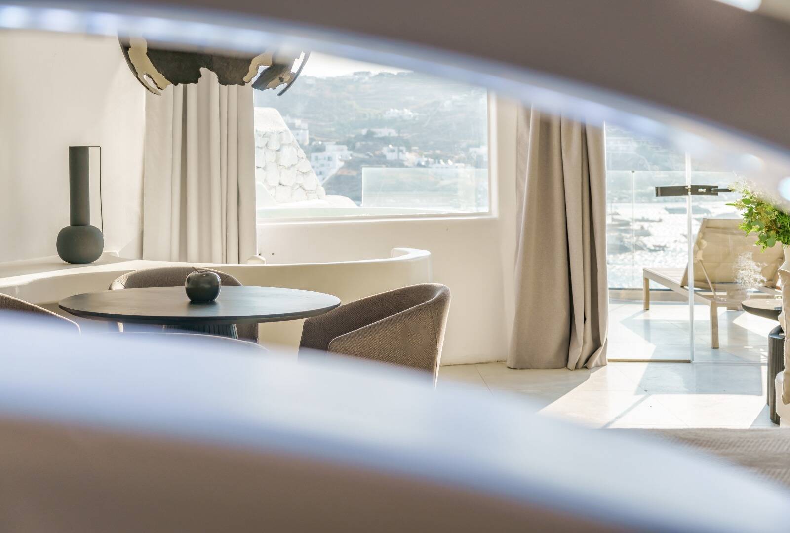 KIVOTOS HONEYMOON LUXURY SUITE WITH JETTED TUB