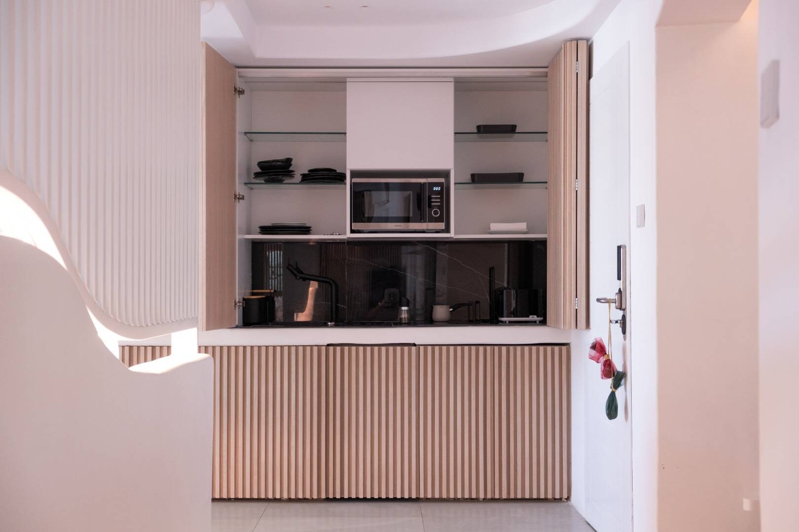 KIVOTOS HONEYMOON LUXURY SUITE WITH JETTED TUB