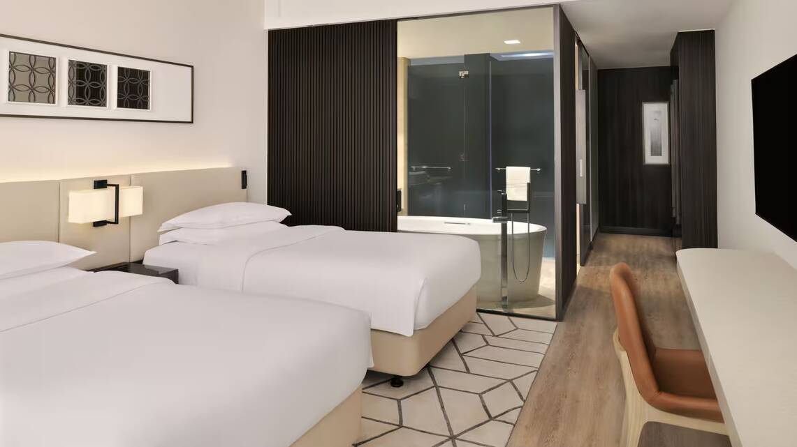 CONNECTING FAMILY ROOM 