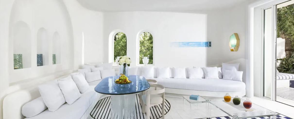 EXECUTIVE GARDEN SUITE WITH PRIVATE POOL