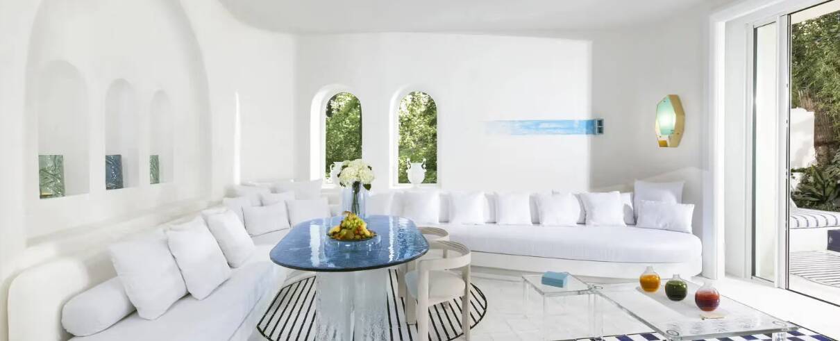 EXECUTIVE GARDEN SUITE WITH PRIVATE POOL