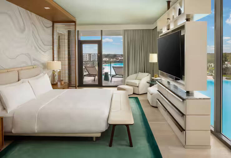 PRESIDENTIAL SUITE KING MOB/HEAR ACCESS RI SHWR