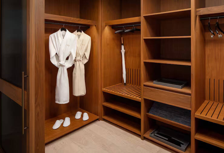 PRESIDENTIAL SUITE KING MOB/HEAR ACCESS RI SHWR