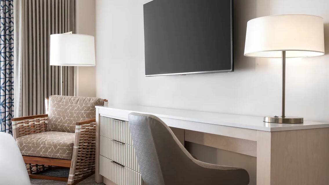 DIAMOND HEAD OCEANFRONT KING ROOM