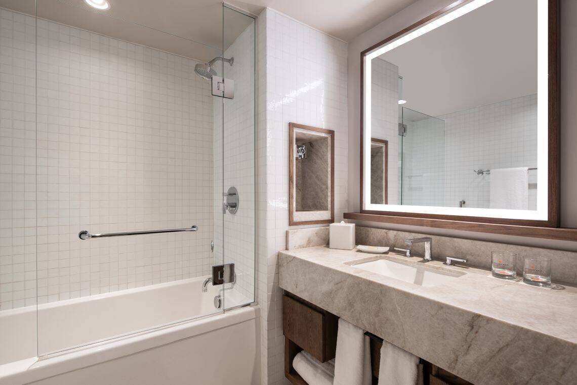 Golf View Main Tower King