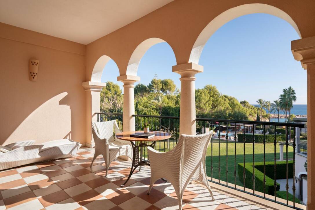 JUNIOR SUITE CORNER SEA