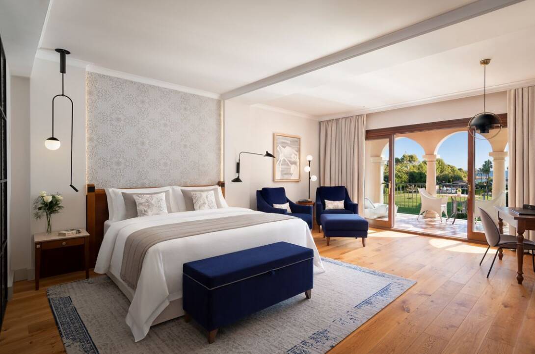 JUNIOR SUITE CORNER SEA