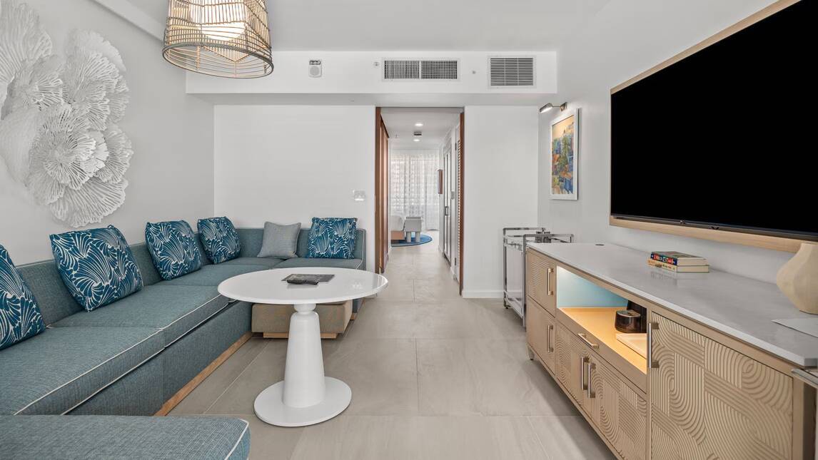 One Bedroom Deluxe Suite King Sofa bed City view The Suite Tower