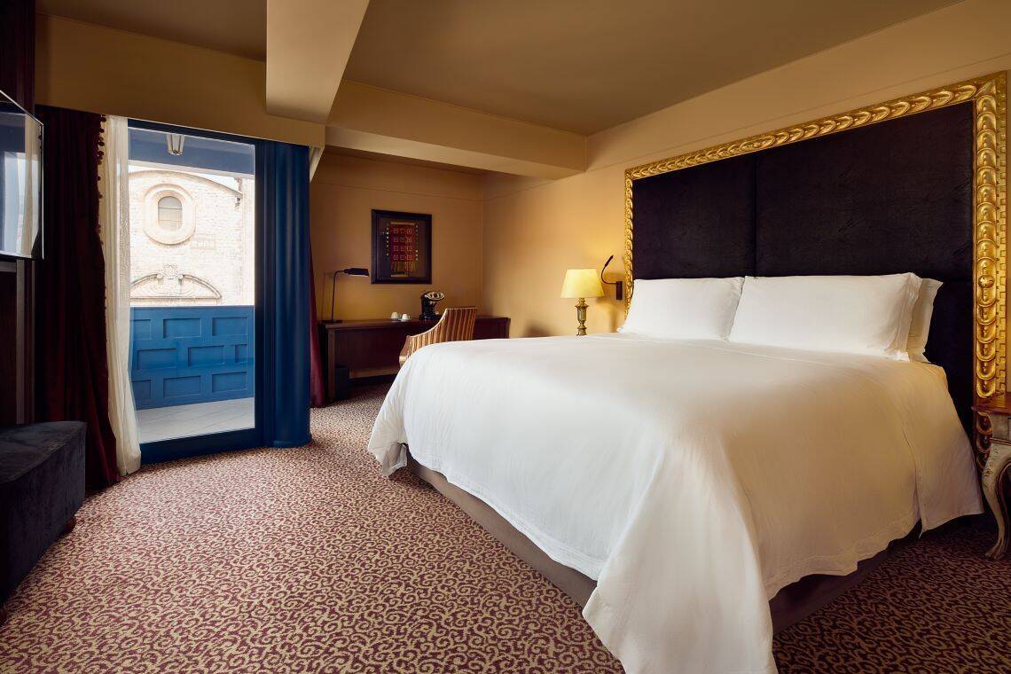 Deluxe King Room