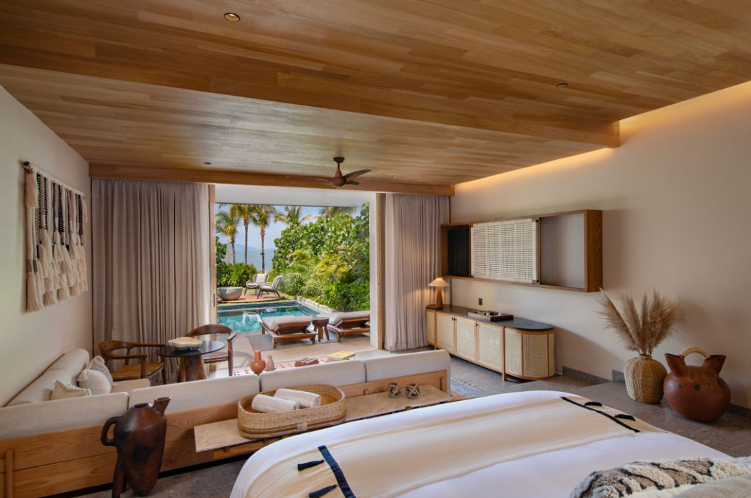 SUPREME SUITE, OCEANFRONT