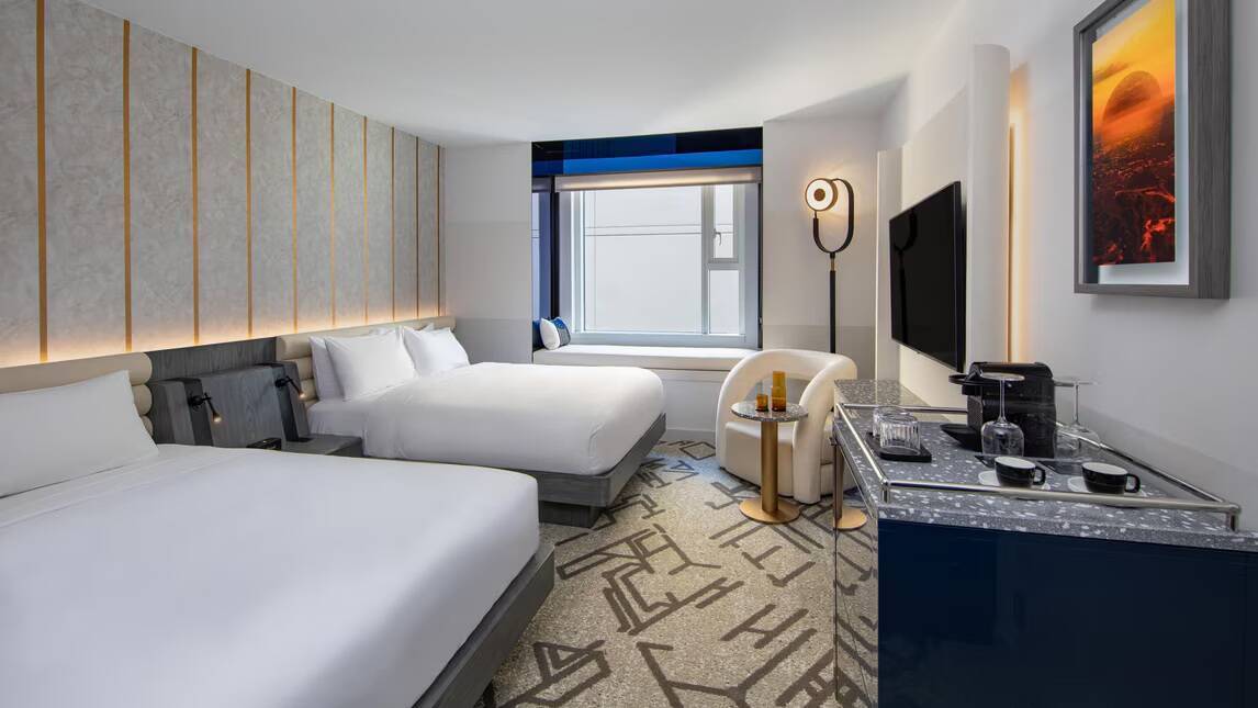 Superior Two Queen Room City View 