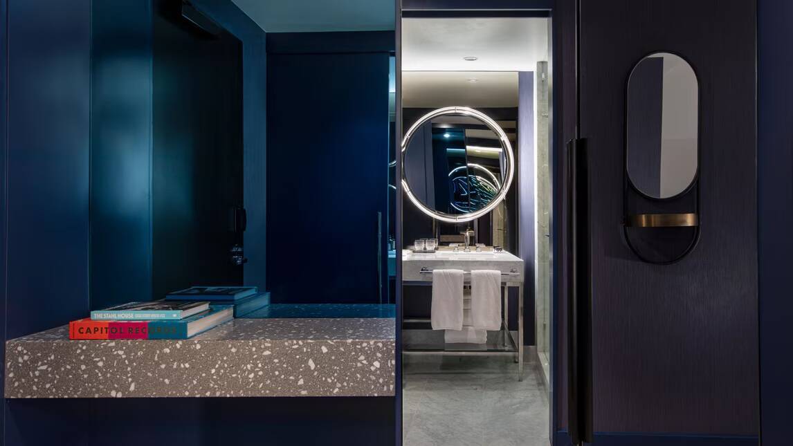 Standard Guest Room King Interior View