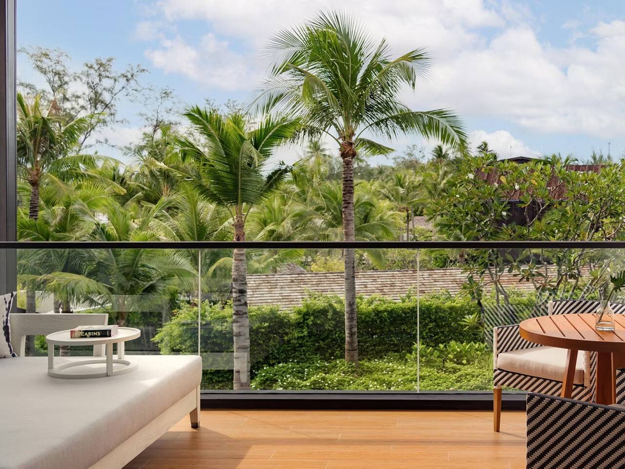 King Essential Garden View