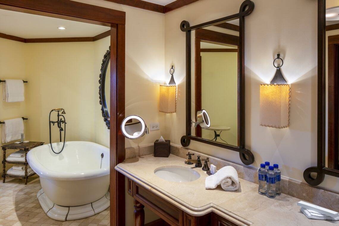 ONE BEDROOM SUITE - OCEAN VIEW PLUNGE POOL