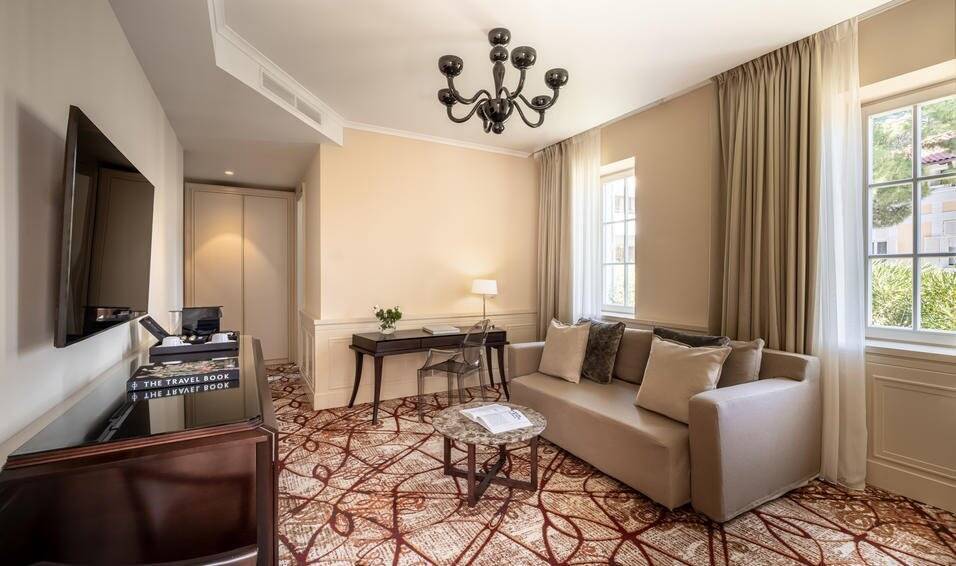 ALHAMBRA SEA VIEW SUITE