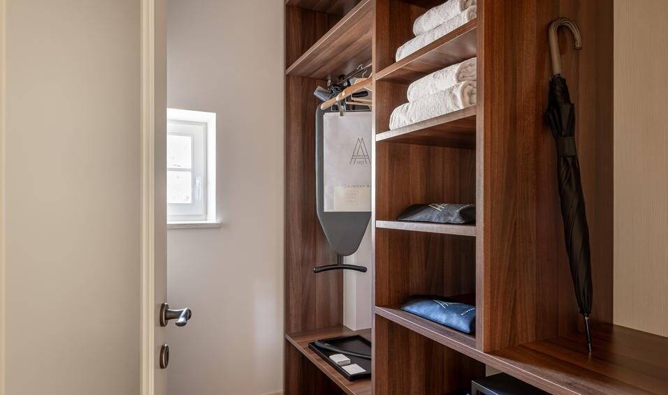 ALHAMBRA SEA VIEW SUITE