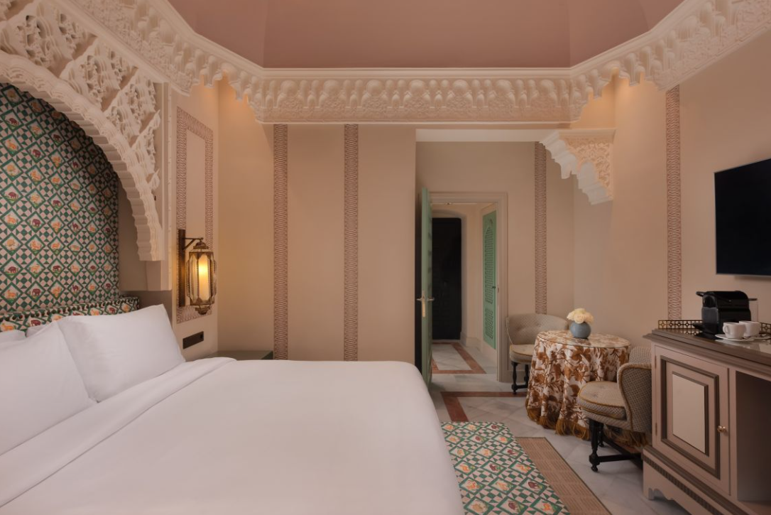 DELUXE CLASSIC ROOM