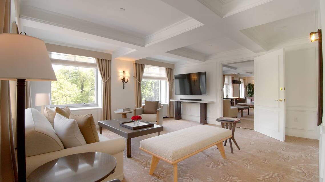 THE ARTISTS GATE SUITE