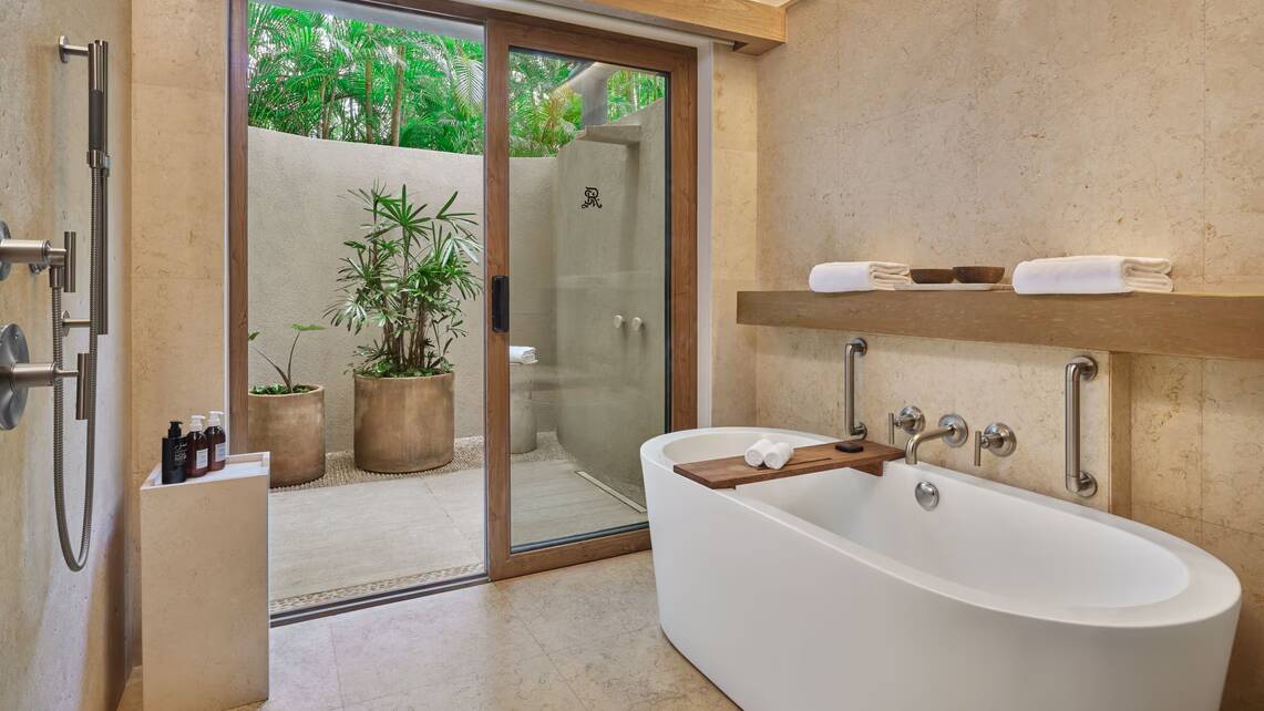 CASITA KING BEACHFRONT PLURGE POOL