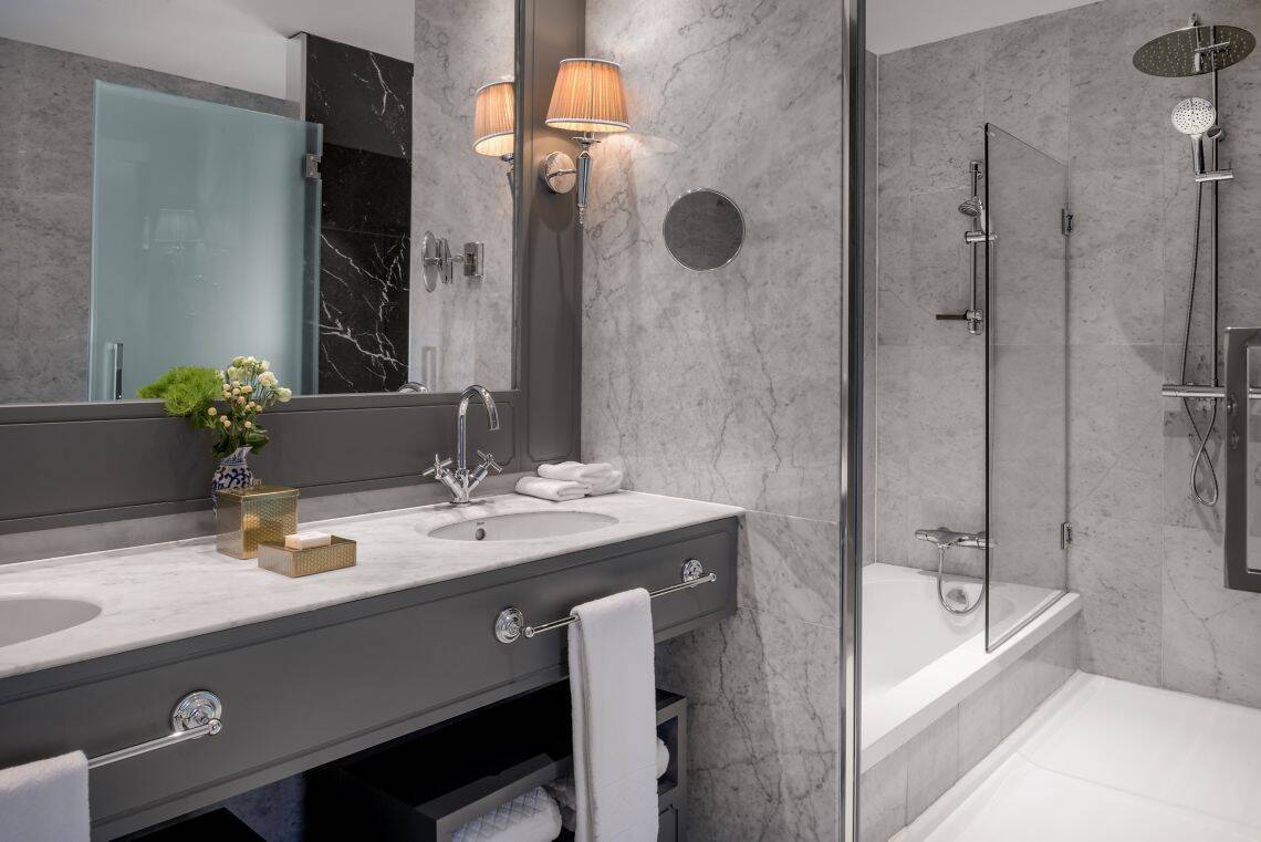 Luxury Terrace King Suite, Garden View, Bi-Level