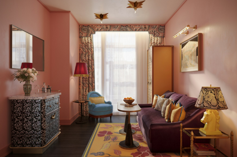 PARLOUR SUITE 