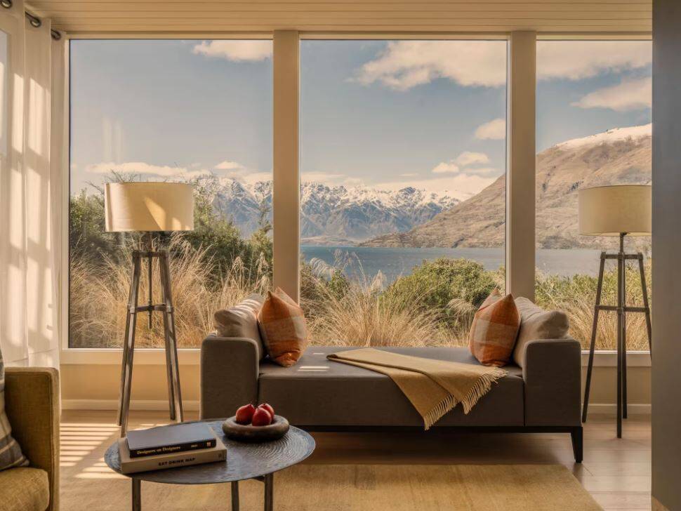 LAKE VIEW TWO BEDROOM SUITE