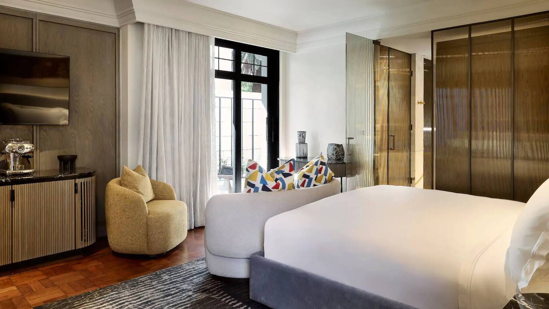 Junior Suite with Garden View