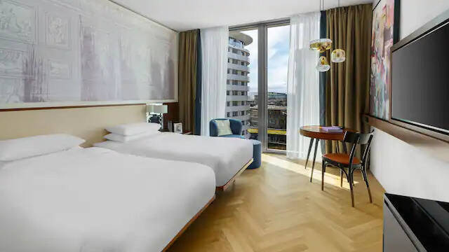 Two Twin High Floor