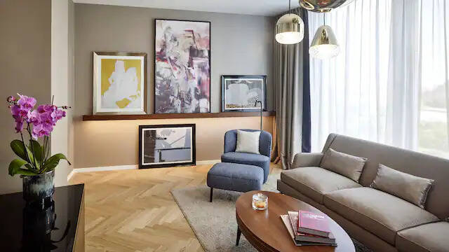 King Bed Suite 