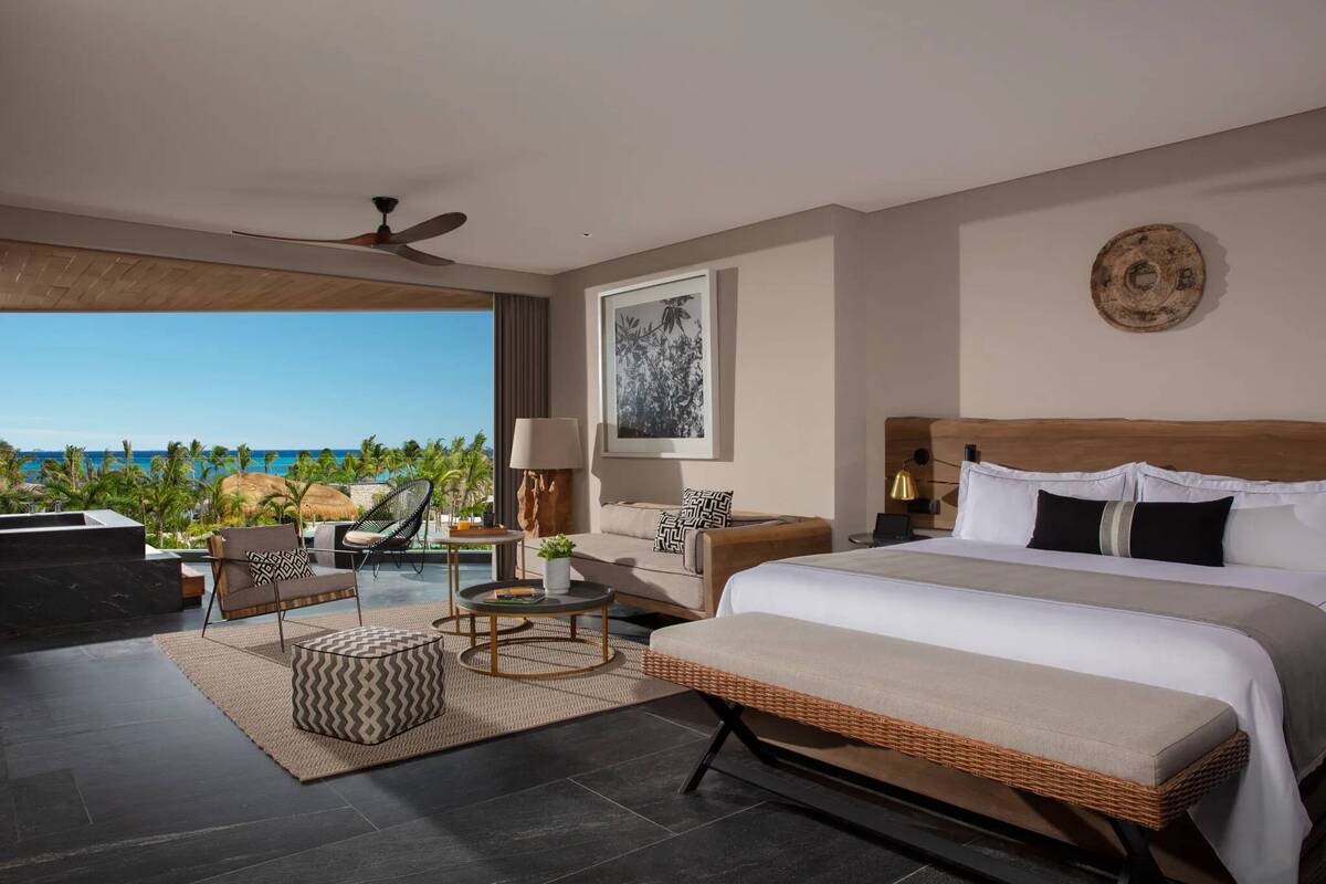 SIGNATURE SUITE DOUBLE TROPICAL VIEW