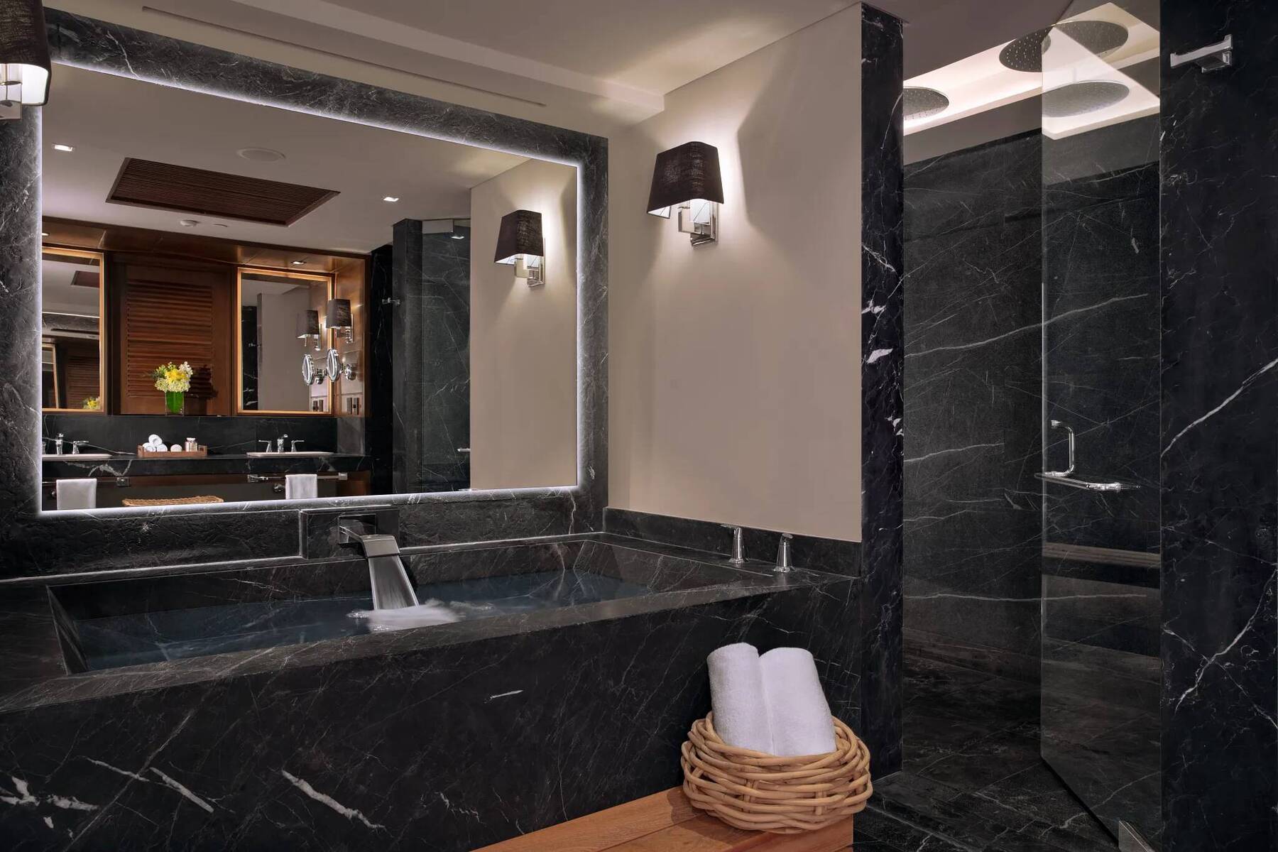 MASTER SUITE OCEAN VIEW