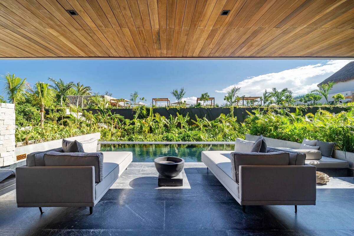 MASTER SUITE SWIMOUT TROPICAL VIEW