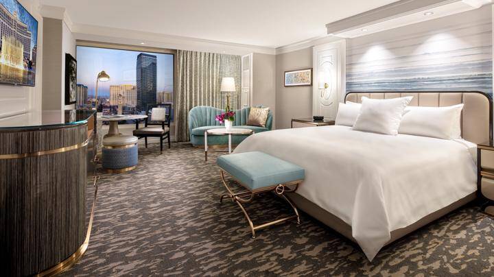 FOUNTAIN VIEW KING ROOM