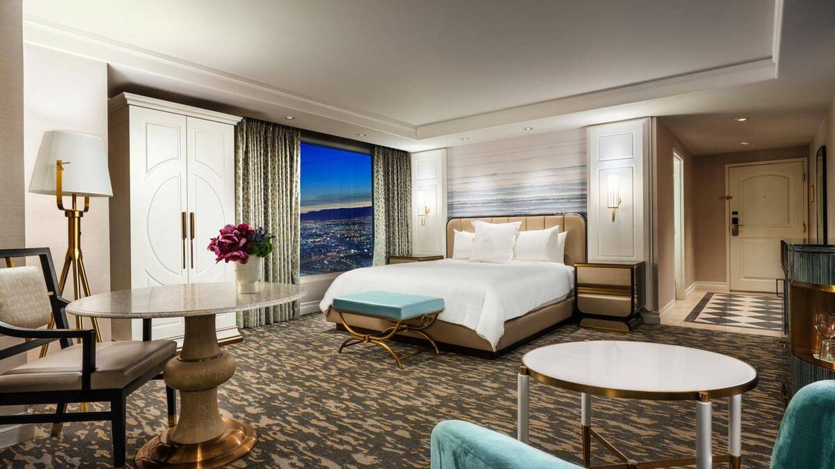 RESORT TOWER KING ROOM