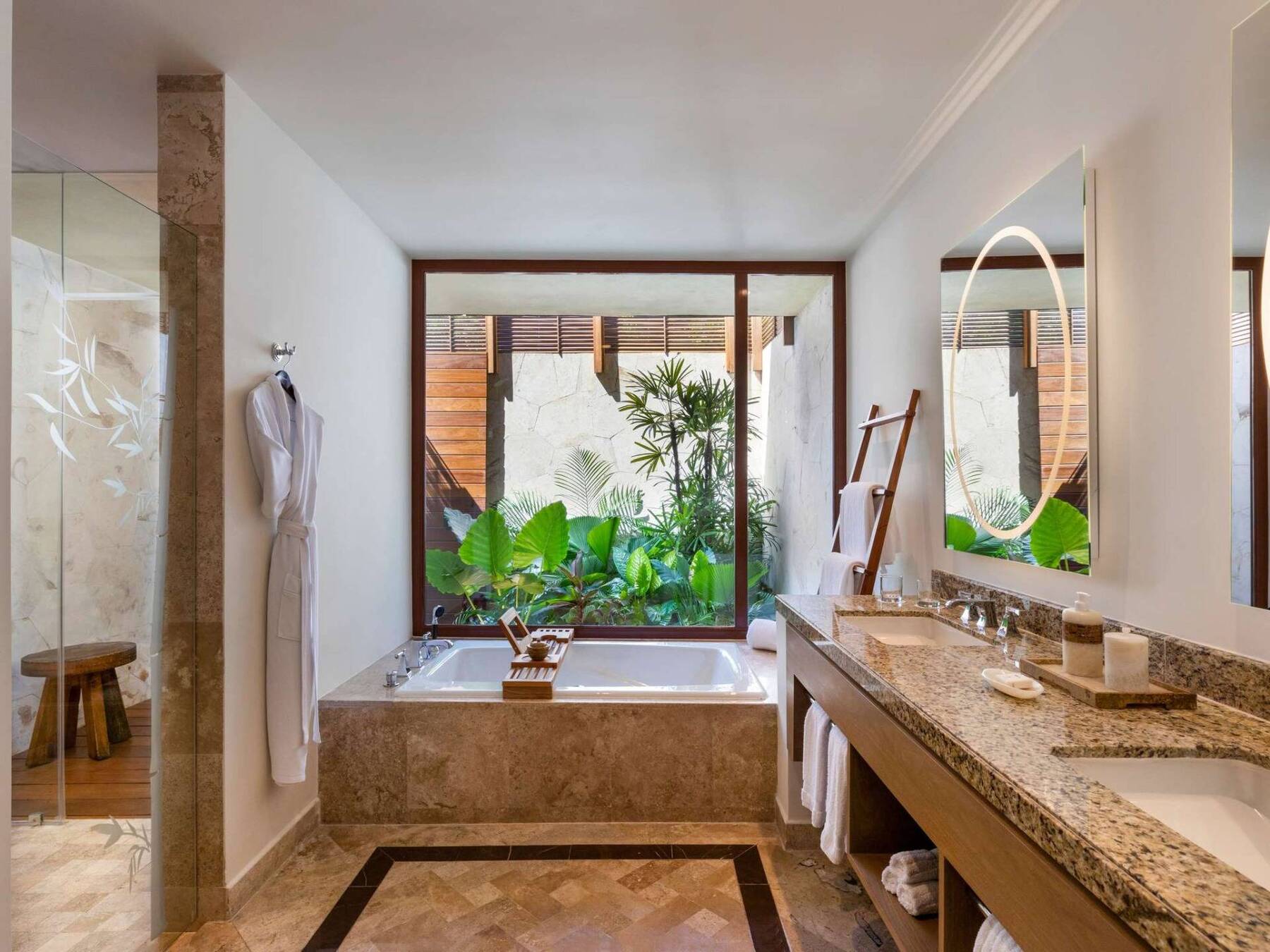 SIGNATURE CASITA SUITE TWO QUEEN