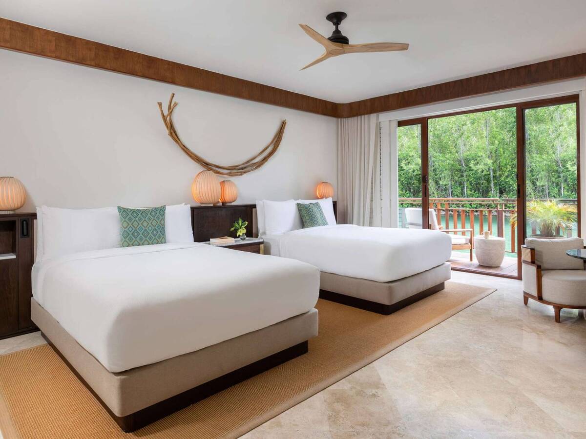 SIGNATURE CASITA SUITE TWO QUEEN