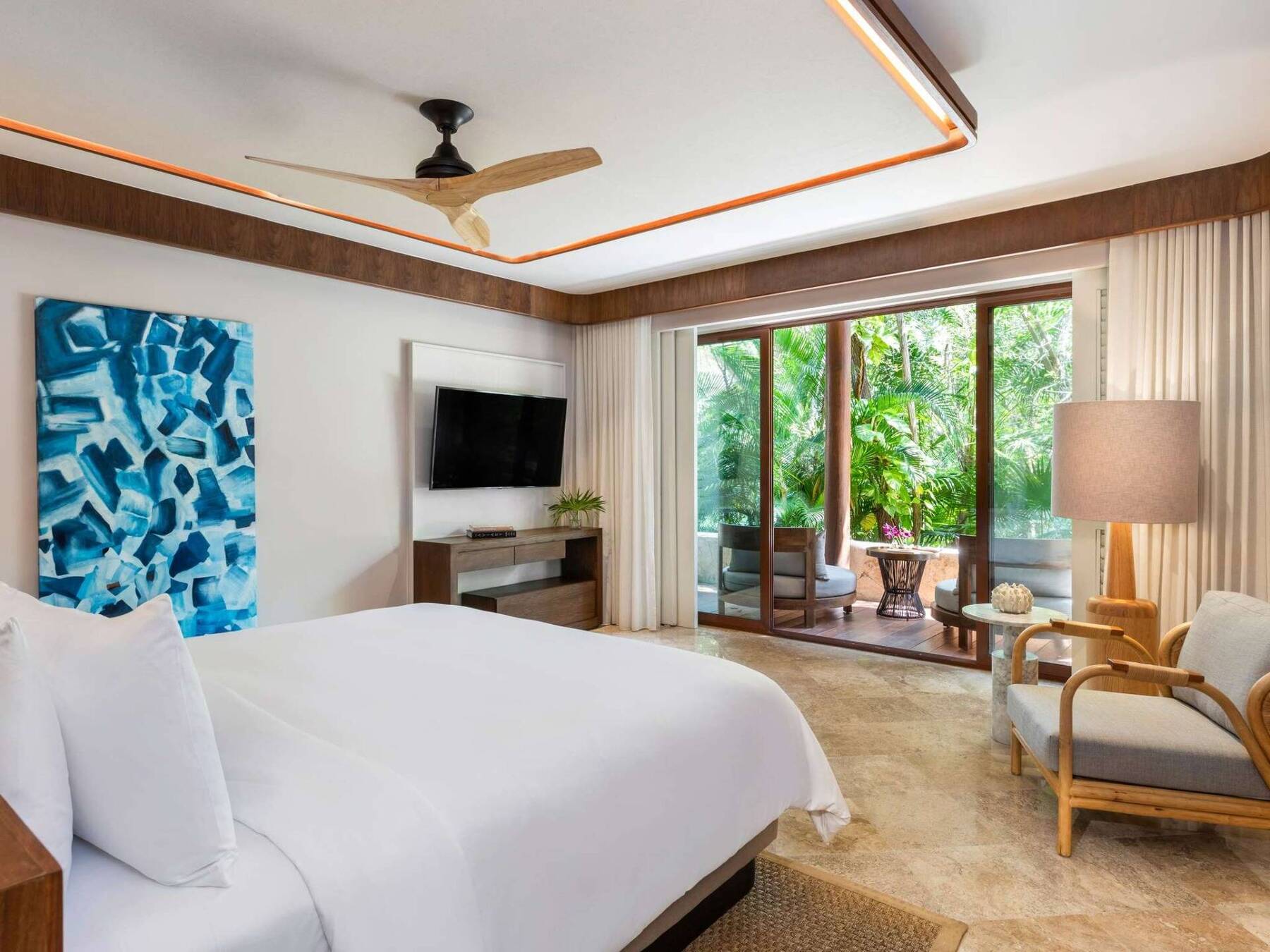 BEACH AREA SUITE KING