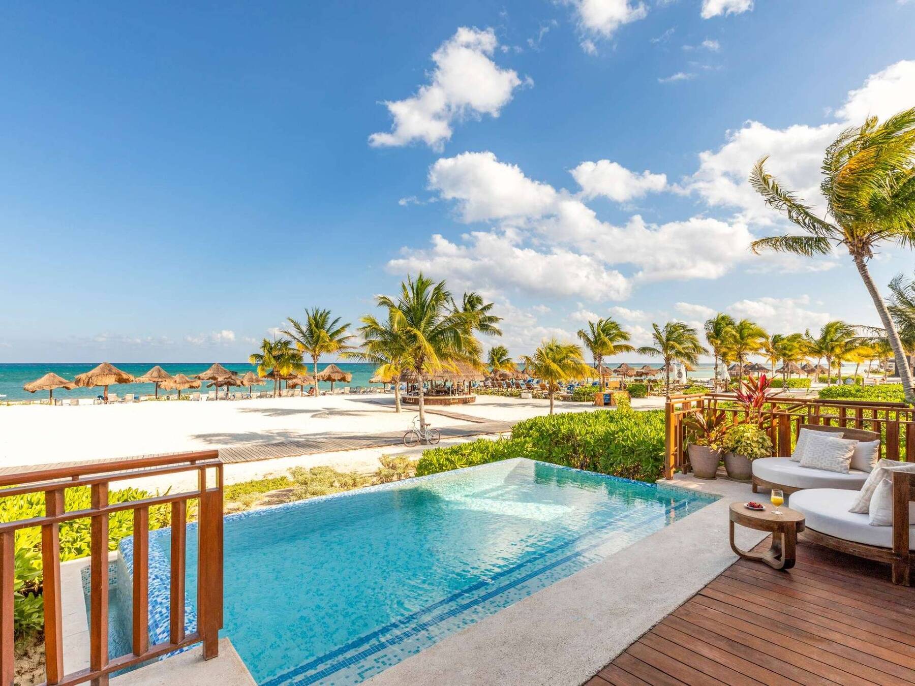 BEACH FRONT SUITE KING