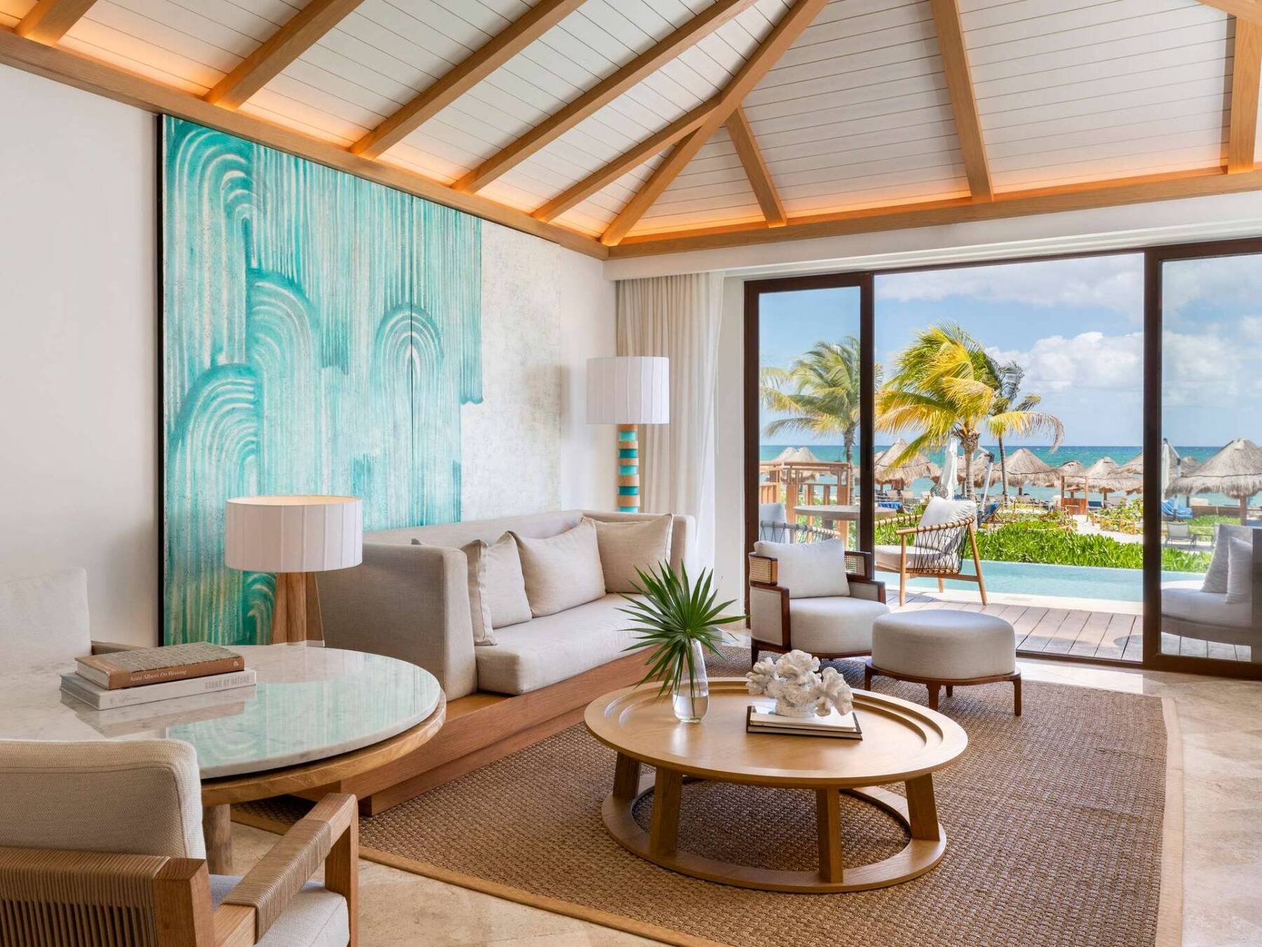BEACH FRONT SUITE KING