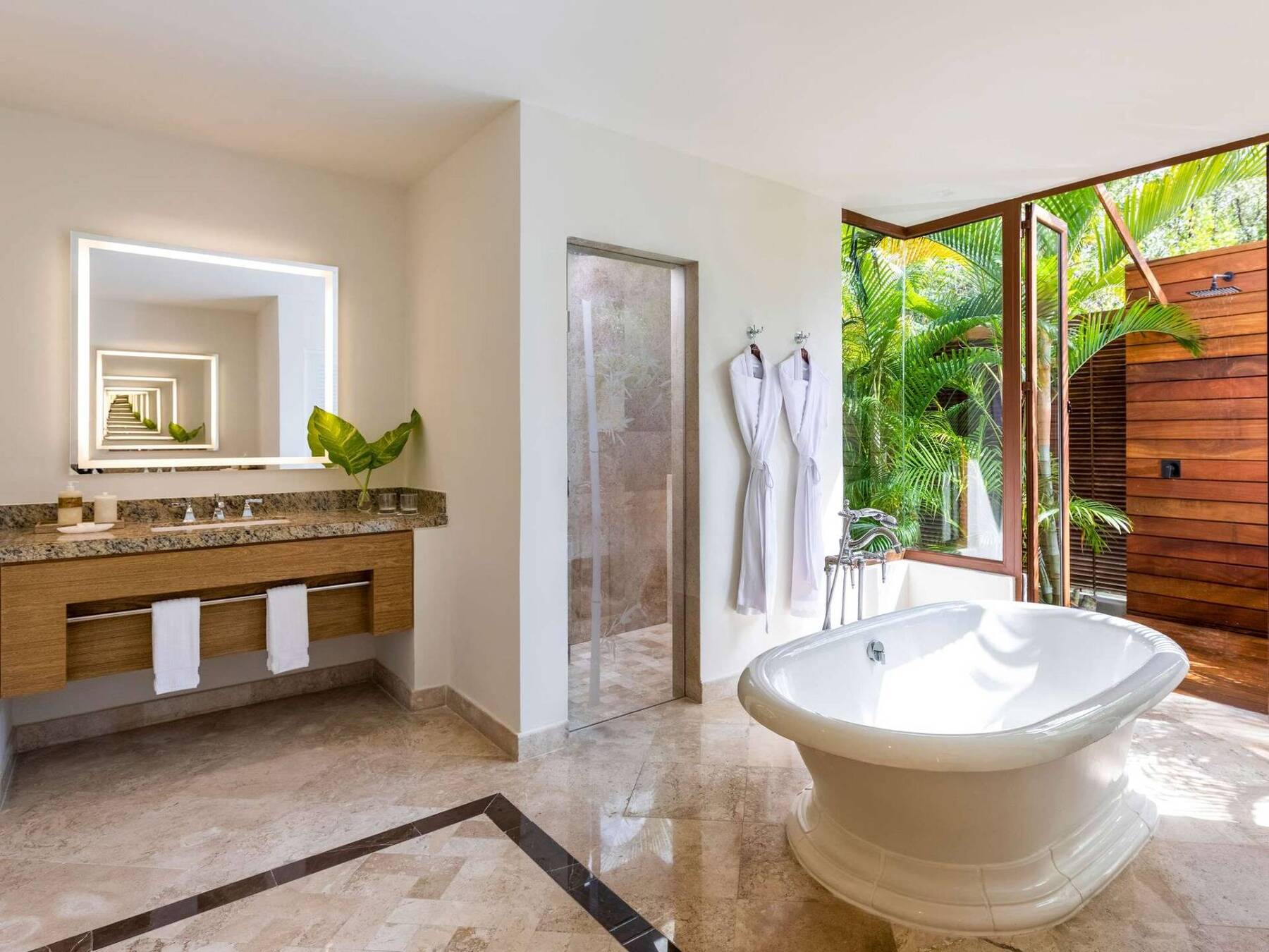 CAMALEON PRESIDENTIAL TWO BEDROOM SUITE