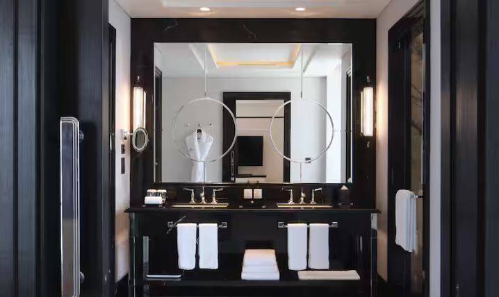 KING GRAND ROOM