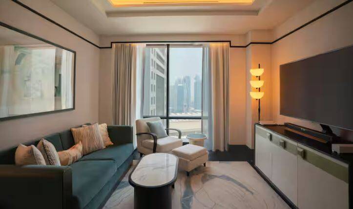 KING ONE BEDROOM DELUXE SUITE