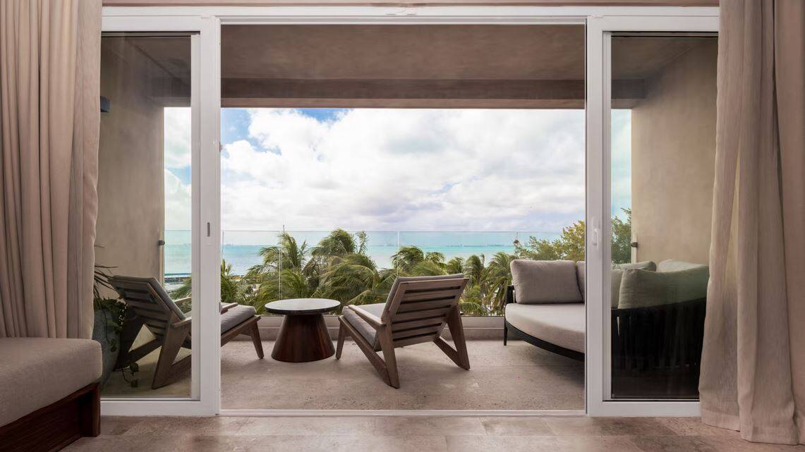 GRAND SUITE OCEANFRONT BALCONY