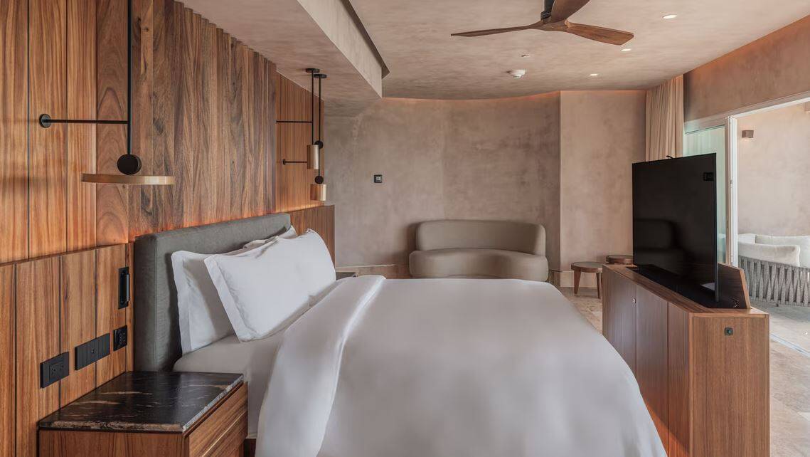 GRAND SUITE OCEANFRONT BALCONY