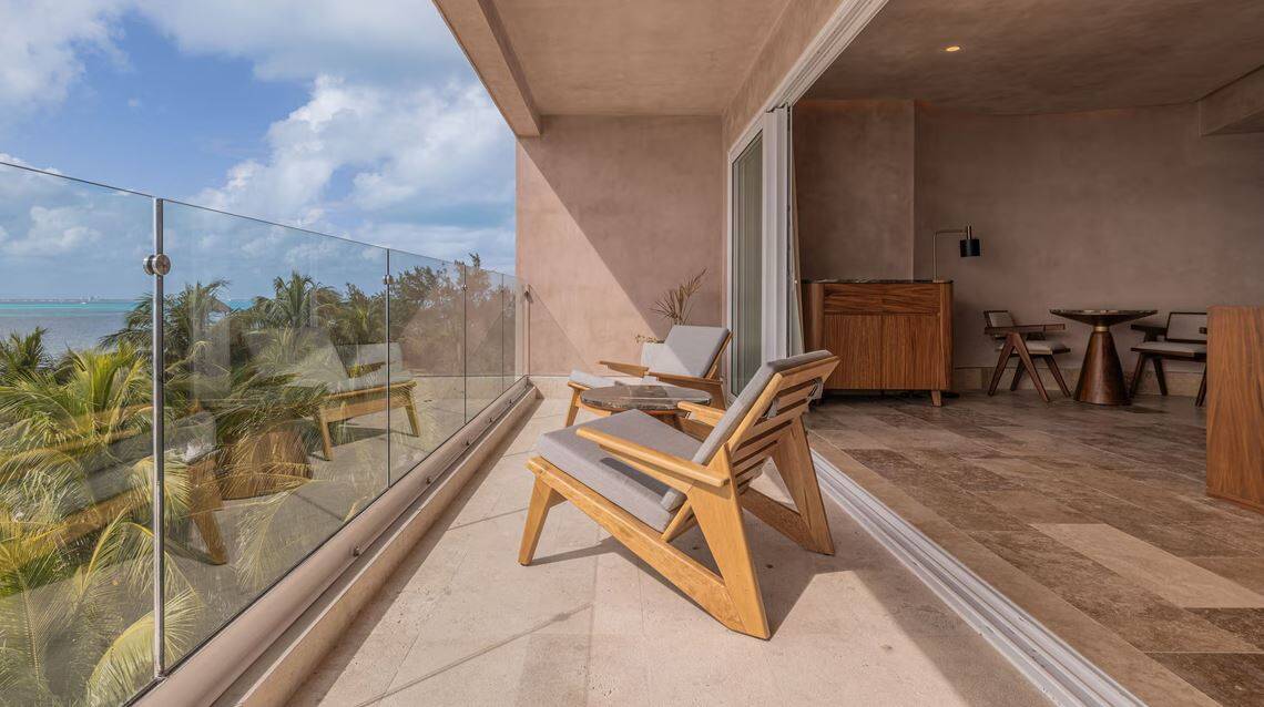 GRAND SUITE OCEANFRONT BALCONY