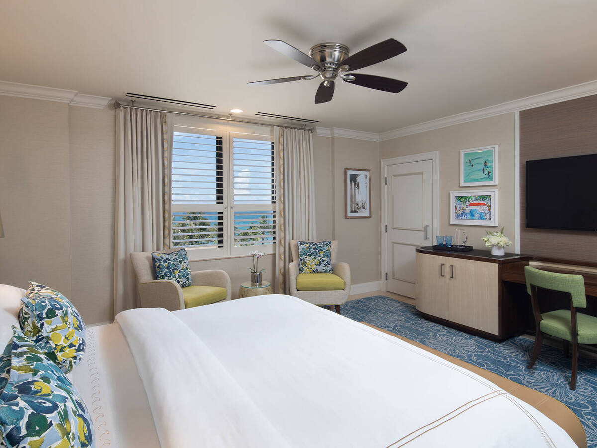 Deluxe King Room with Partial Ocean View
